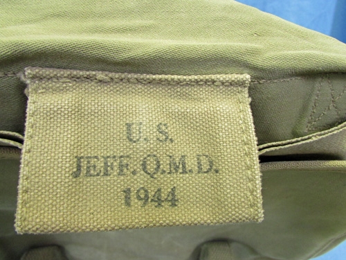 Stewarts Military Antiques - - US WWII Musette Bag, Jeff QMD 1944, Rubberized - $65.00
