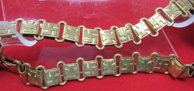 German WWII Kyffhauserbund Gorget and Chain, Complete