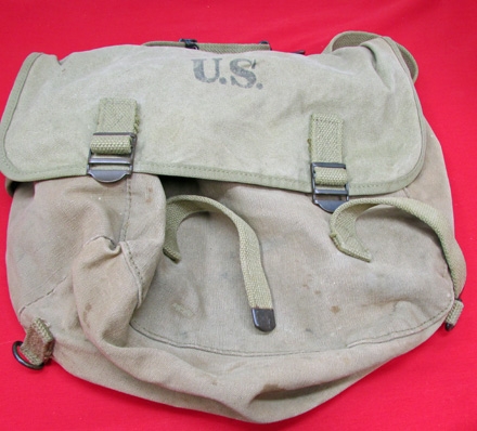Stewarts Military Antiques - - US WWII Musette Bag, Atlantic Products Corp, 1942 - $65.00
