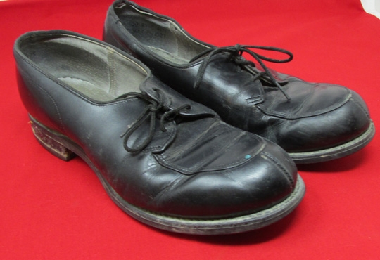 Stewarts Military Antiques - - US Women's Military Shoes - $25.00