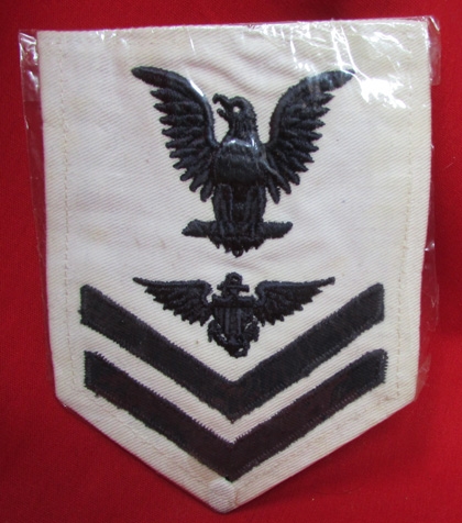 Insignia Cloth US Rank, Shoulder Straps, Chevrons US WWII Navy Rate,  Aviation Pilot, 2nd Class PO, 1943, New York Emblem Co. - Stewarts Military  Antiques