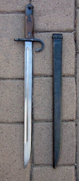 Japanese WWII Type 30 Hooked Guard Bayonet, Mukden Arsenal
