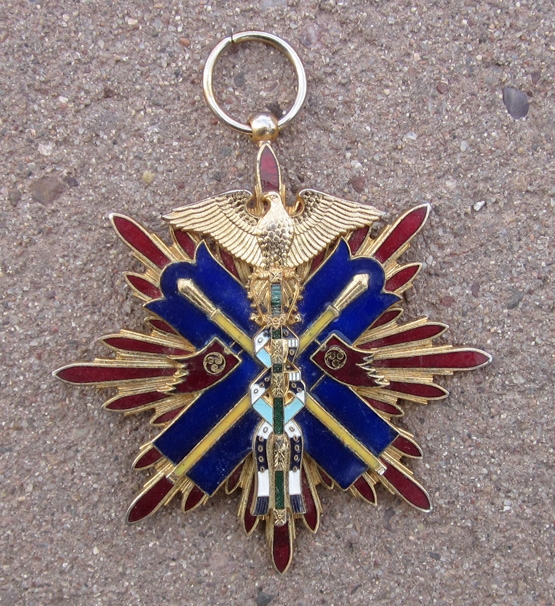 Japanese WWII Replica Order of the Golden Kite, 1st Class Badge