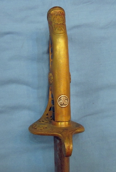 Japanese WWII Company Grade Army Officers Dress Sword, Silver Family Mon Grip