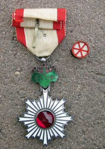 Japanese WWII Era Order of the Rising Sun 6th Class