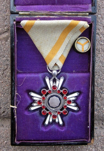 Japanese WWII Era Order of the Sacred Treasure 6th Class, Cased