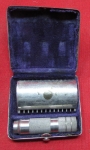 Photo: Equipment US US WWI-WWII Era Portable Razor & Storage Case