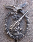 German WWII Luftwaffe Flak Badge, Juncker Mfg